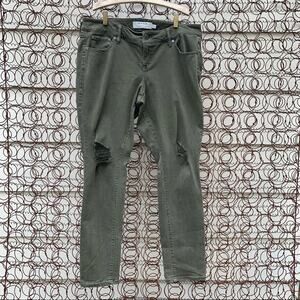 Torrid Boyfriend Jean distressed olive size 12R